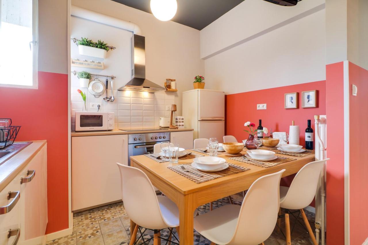Spacious Central Flat☆3Min To Metro☆Ac|Netflix|Pc Афины Экстерьер фото